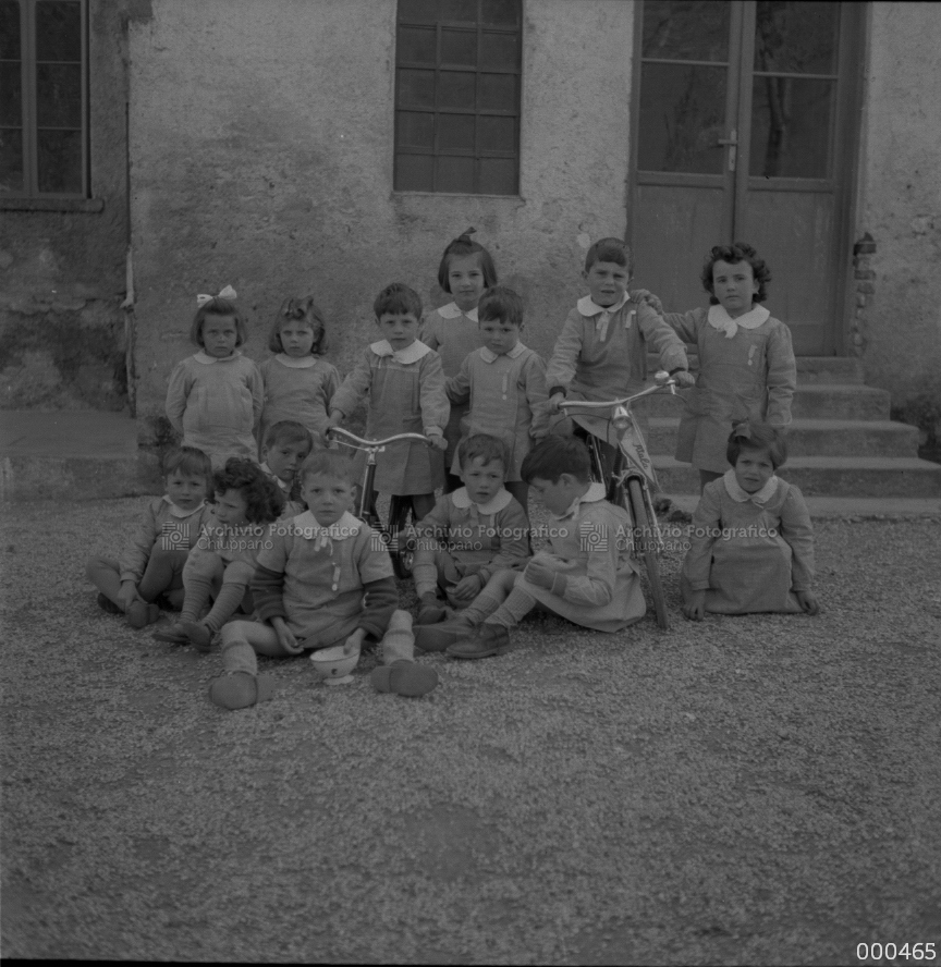 Foto di gruppo di bambini