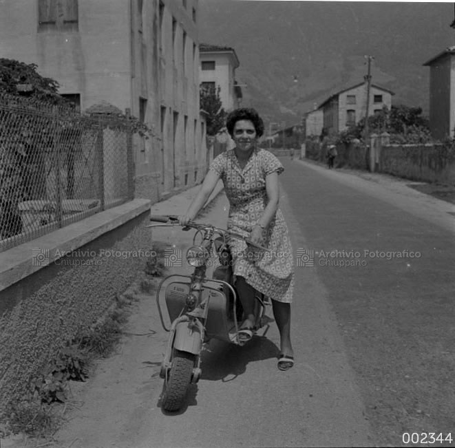 Tribbia Lucia in Lambretta