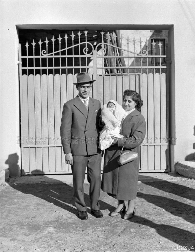 Ritratto di famiglia in Piazzetta della Crosara