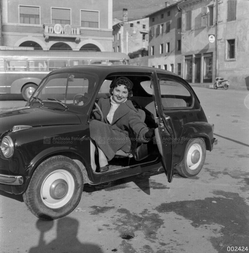 Giacomello Rina in auto