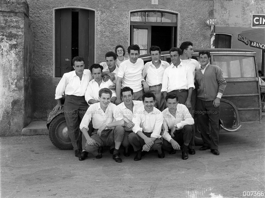 Foto di gruppo al Bar al Capelo 