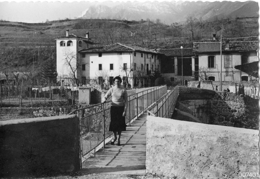 Ritratto presso il ponte provvisorio in legno in Loc. Bessè