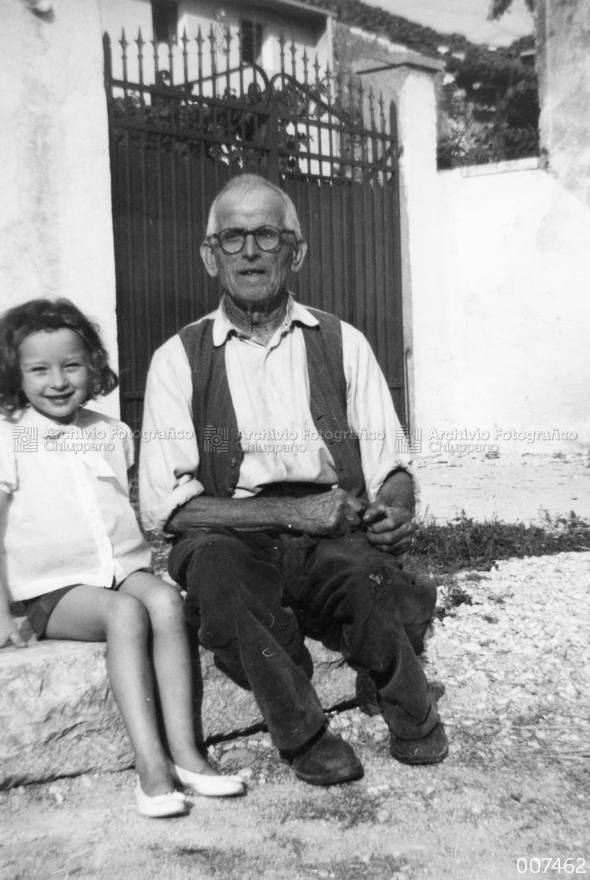 Ritratto di nonno e nipote