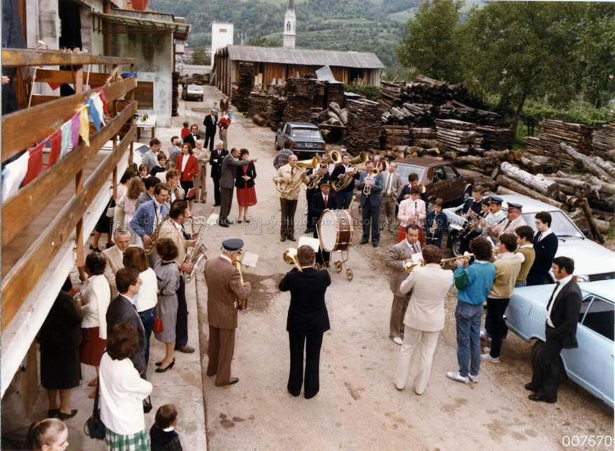 Banda del paese in cortile