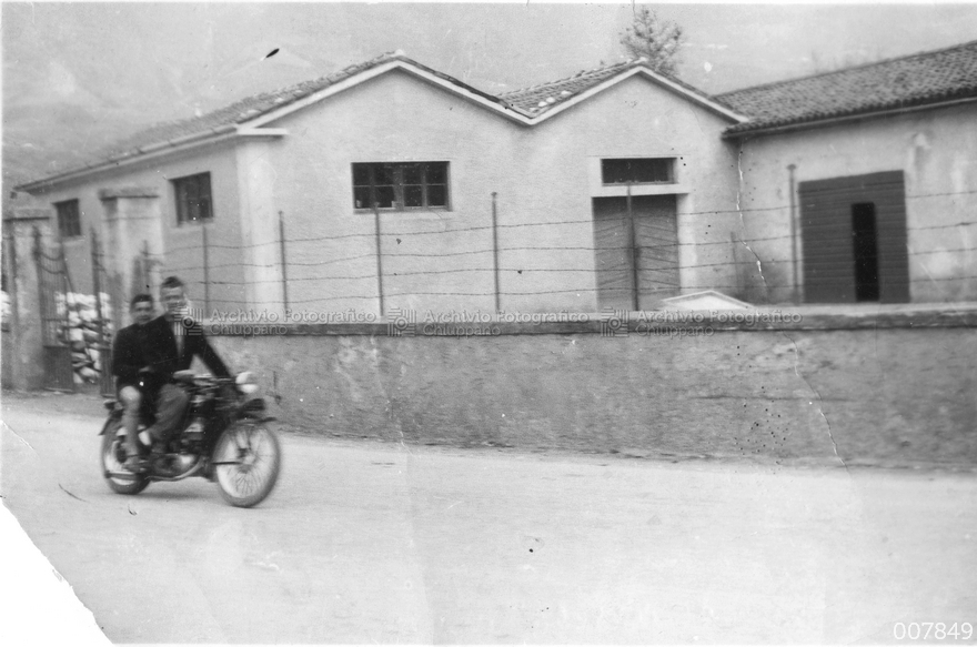 Sandonà Mario sfreccia con la sua moto