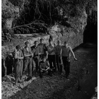 Foto di gruppo durante la pulizia della Roggia