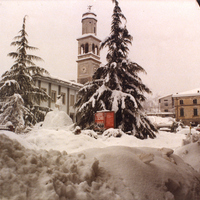 Via Roma coperta dalla neve