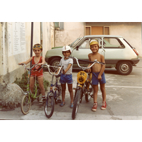 Bambini in piazzetta della Crosara